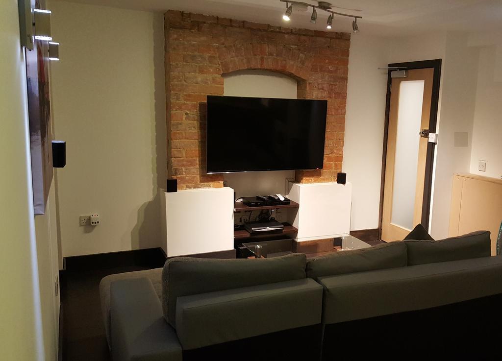 Bath Road Apartments Swindon Room photo